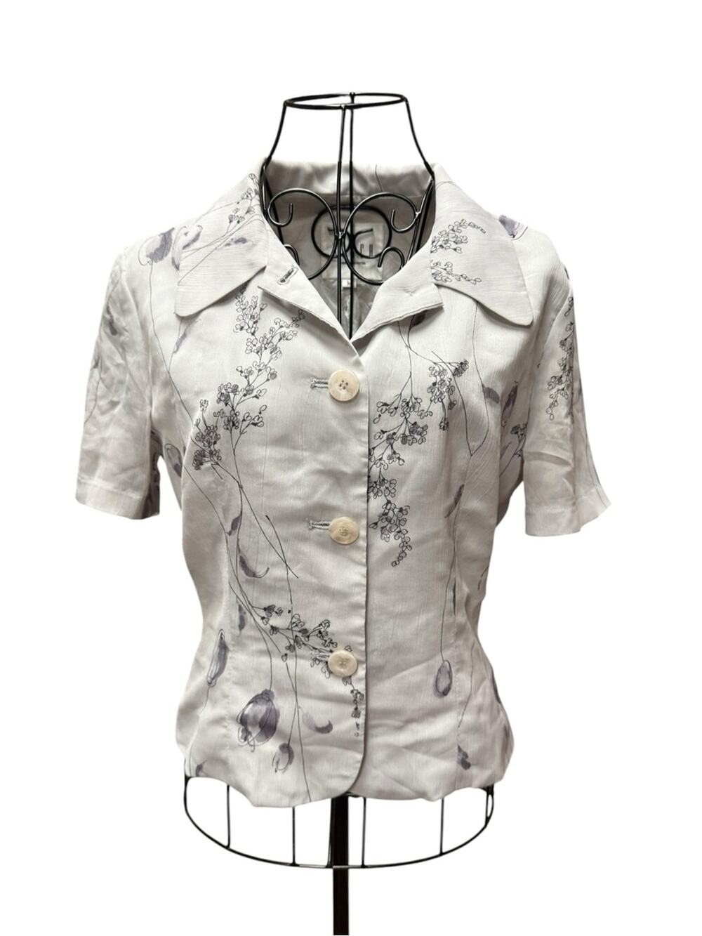 BOSCH Urbanites Assertion Light Gray Button up Top Medium